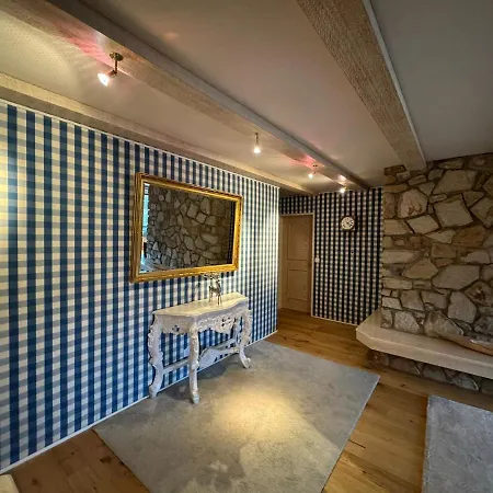 Herrliche 3 Schlafzimmer In Zentral & Exklusiv Διαμέρισμα Νταβός