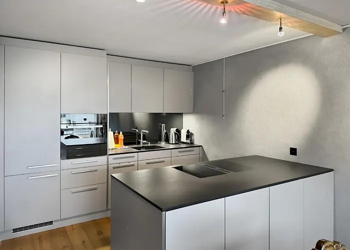 Herrliche 3 Schlafzimmer In Zentral & Exklusiv ダヴォス・プラッツ